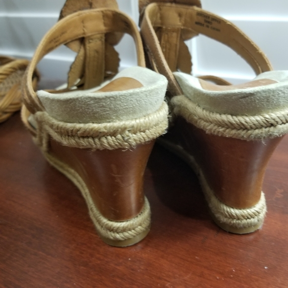 Earthies 'Semgrini" - Picture 2 of 2